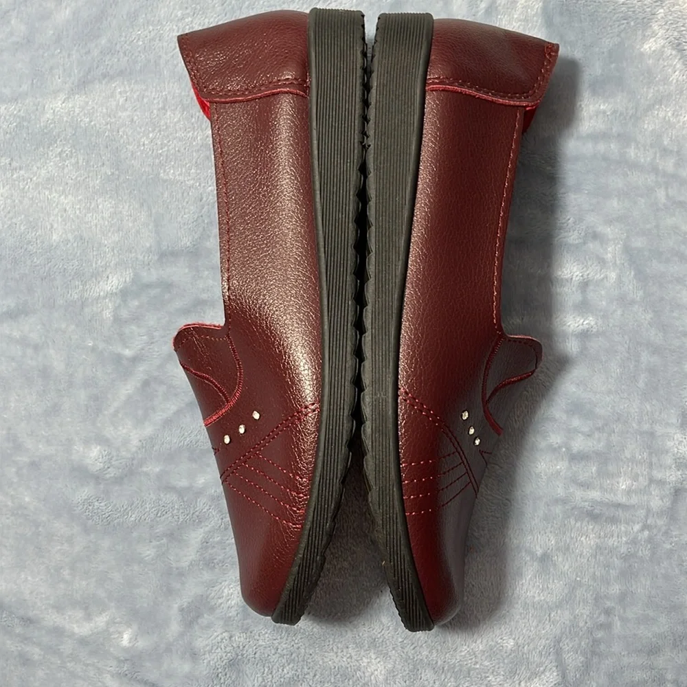 Women's Stylish Burgundy Loafers with Stud Detail - Picture 4 of 7